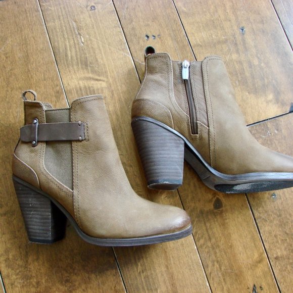 Vince Camuto Hayes Tan Brown Leather Chunky Heel Ankle Boots Booties Size 7 - Picture 3 of 14
